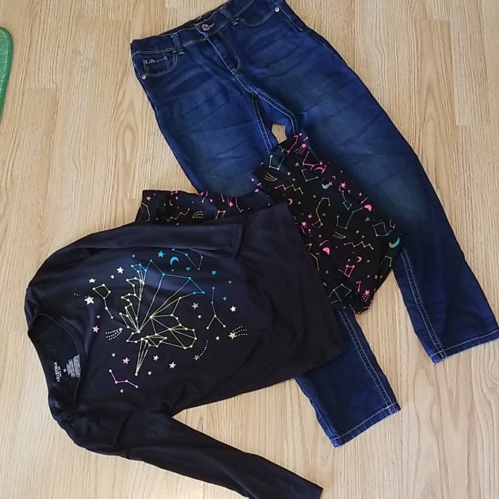 Lot of pjs and stretchy skinny Jean's girls 12